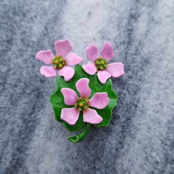 Vintage Jewelry Vintagepink And Green Enamel Flower Brooch Lapel